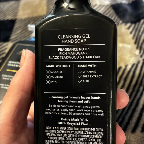 White Barn Mahogany Teakwood Cleansing Gel Hand Soap - Black and Gold (4) - Picture 3 of 4